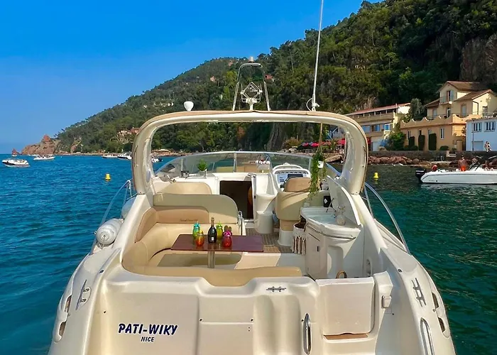 Côte D'azur Sur Un Navire De Plaisance